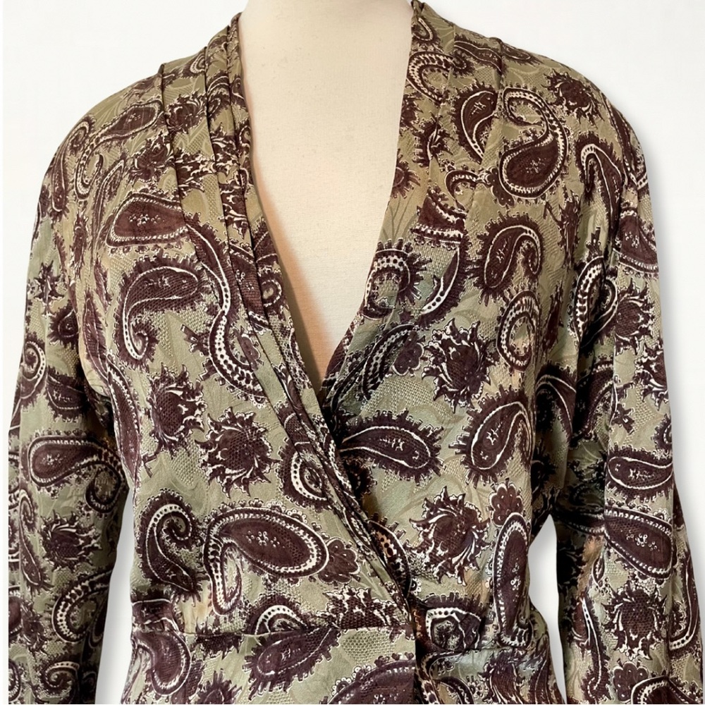 Vintage 1990s Neutral Tan + Brown Paisley Print 100% Silk V-Neck Blouse - Picture 3 of 11